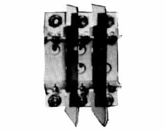 IMPA手冊 編號793871HRC3極匣式保險絲底座(圖1)